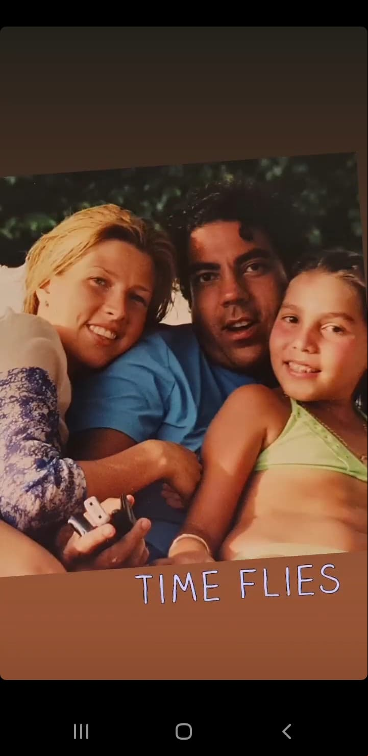 Fue a través de su cuenta oficial de Instagram que la madrastra de Frida Sofía compartió fotografías inéditas de la vida de su hijastra, con las que demuestra la buena relación que siempre han tenido tanto con la joven como con la cantante.