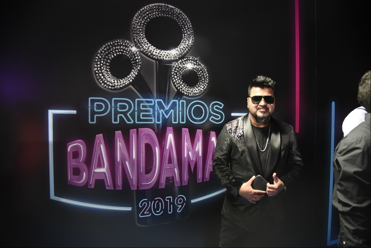 Mimoso fue una de las personalidades más ovacionadas en su paso por la alfombra azul de los Premios Bandamax 2019.