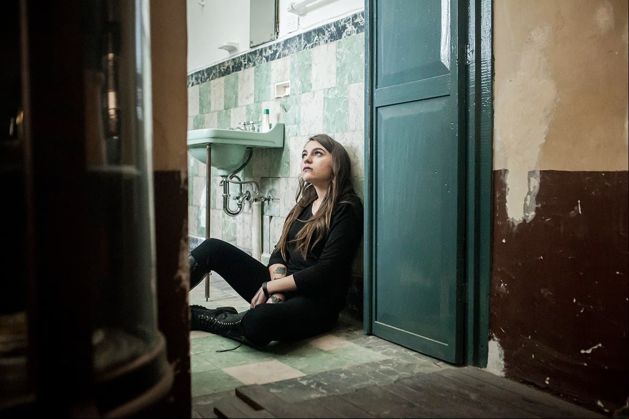 En entrevista exclusiva para Las Estrellas, la actriz contó cómo preparó su personaje: “estuve meses antes en clases de mecanografía, para escribir rápido y que se viera bien, aprendí cosas de sistemas y de hackers”.