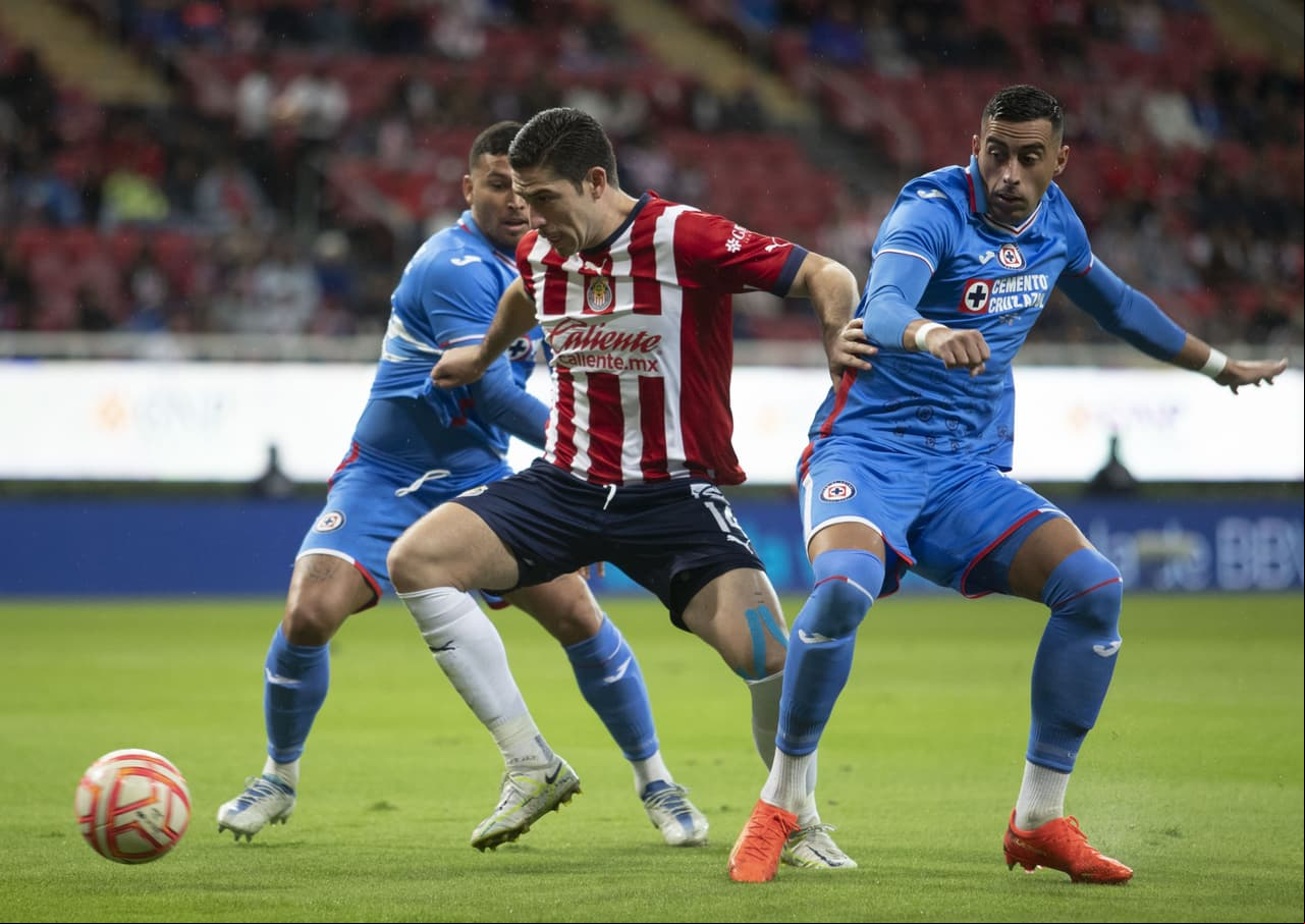 Con goles de Alexis Gutiérrez y Gonzalo Carneiro, Cruz Azul sentenció la final de la Copa por México 2022 ante Chivas en el Akron para alzar su primer trofeo a una semana del inicio del Clausura 2023. 
<br>