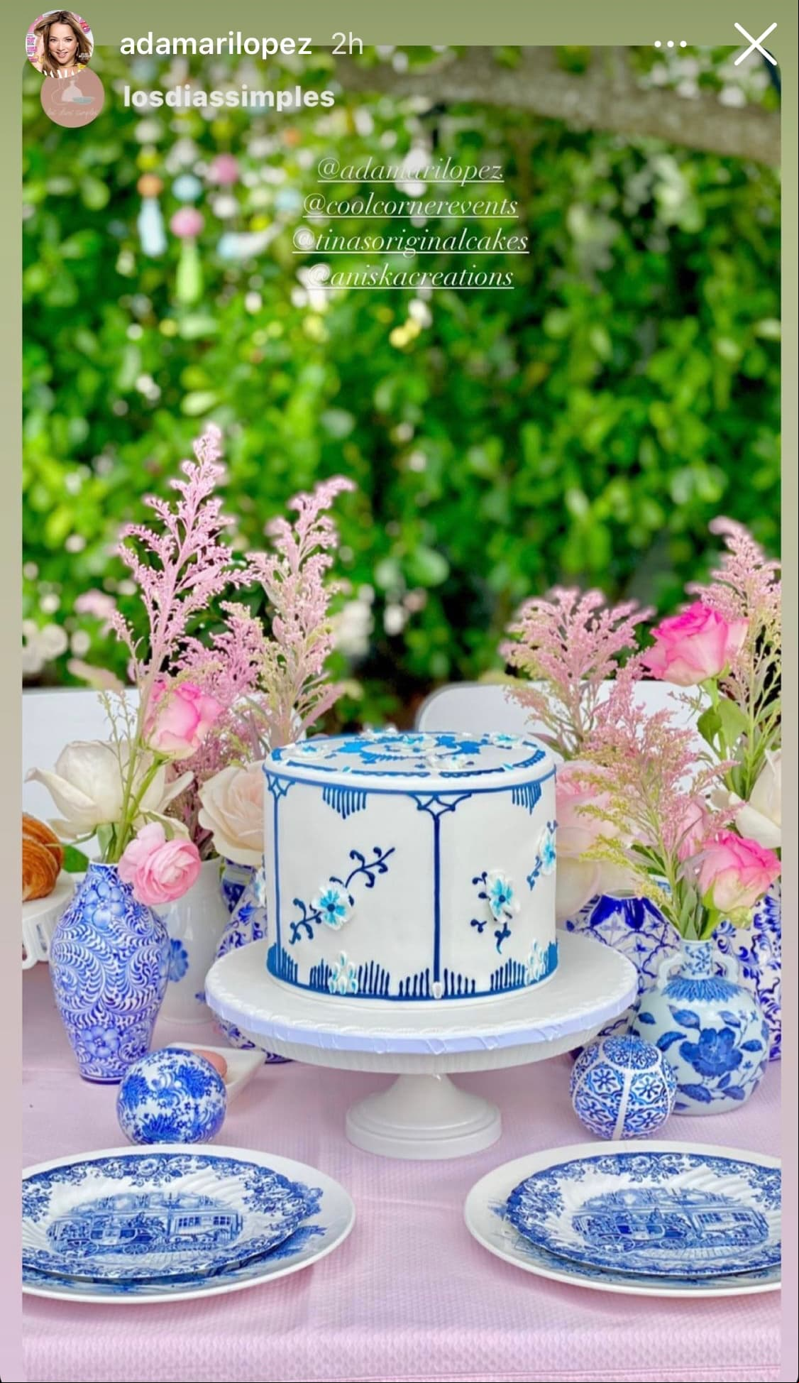En cuanto al pastel de este importante cumpleaños para López, este fue decorado con motivos alusivos a la talavera de la vajilla.
