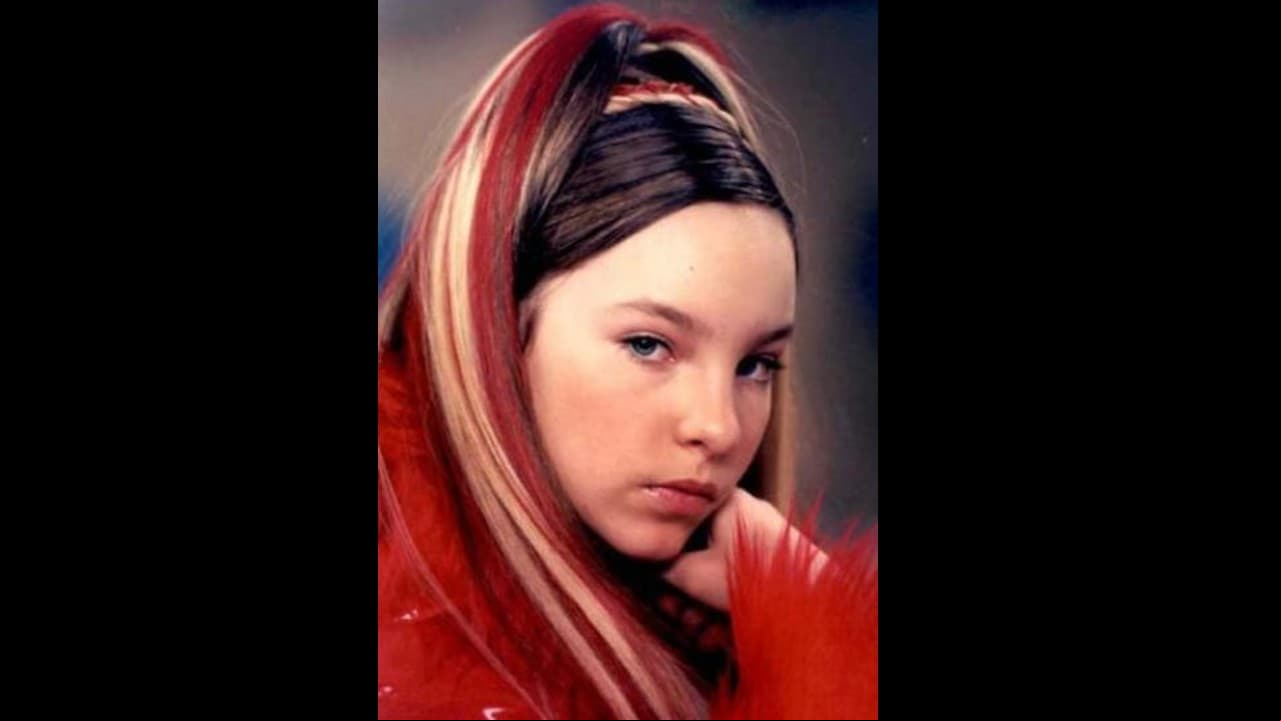 “Pelirroja por una noche”, destacó Belinda, quien recibió cientos de mensajes por su supuesto nuevo tono de cabello e incluso algunos fans destacaron que les recordaba su paso por la telenovela ‘Cómplices al rescate’, donde dio vida a las gemelas ‘Mariana’ y ‘Silvana’ separadas al nacer.