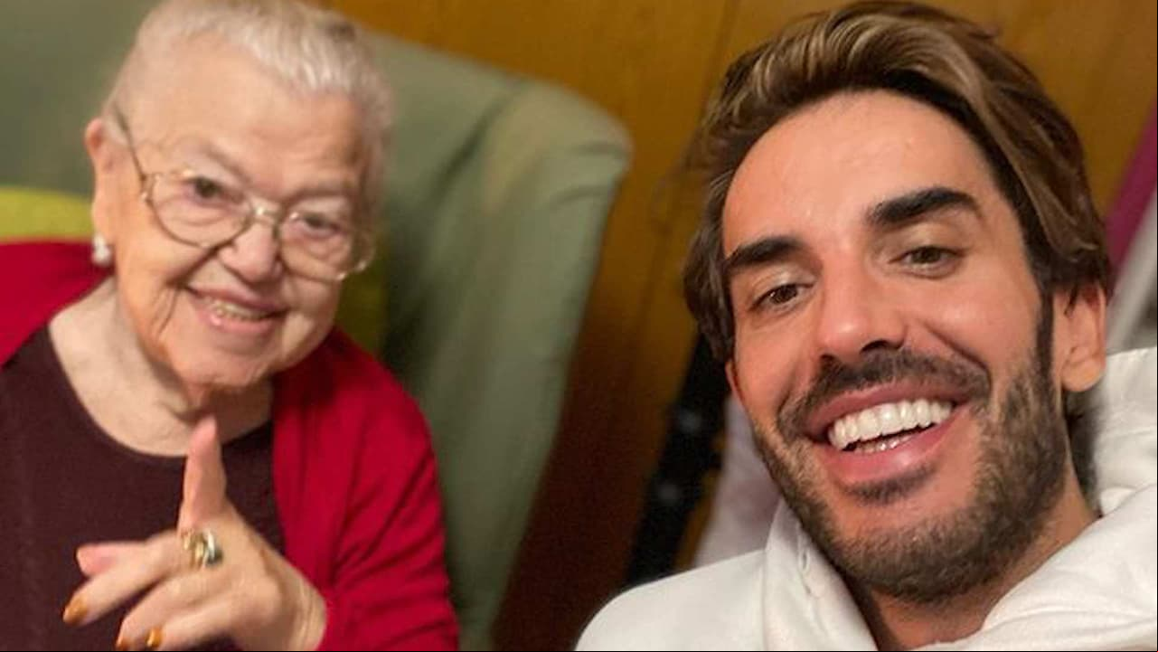 Pedro Prieto regresa a España y vive un emotivo reencuentro con su abuela: "Por fin juntos"
