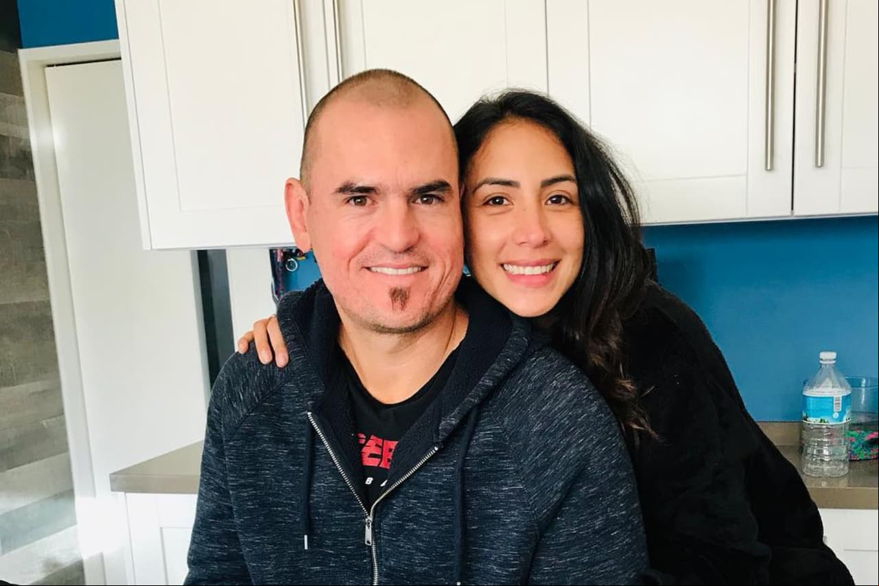 Fans de Cynthia Urías confrontan a su esposo por decirle “perrita” y él responde “no es para tanto”