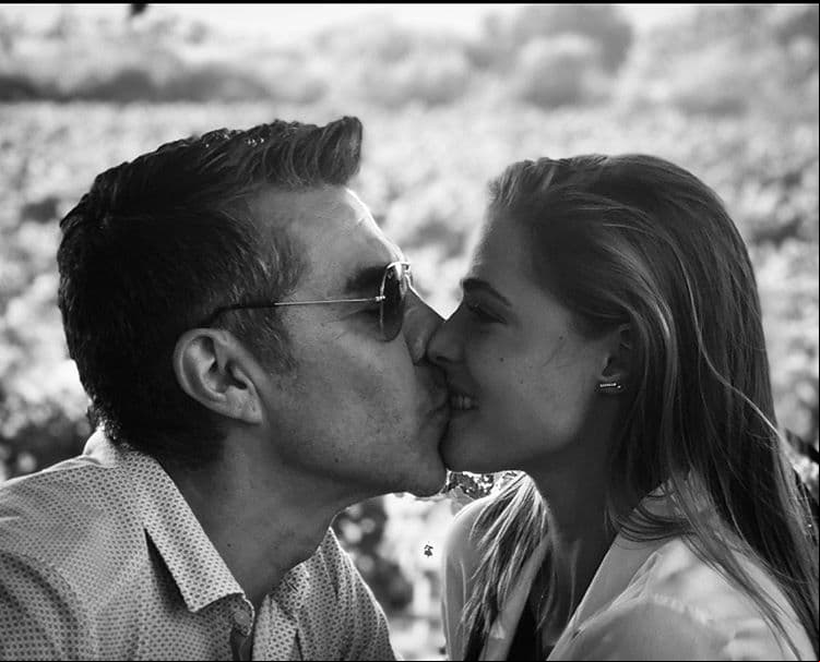 Adrián Uribe se encuentra totalmente enamorado de Thuany Mart y así lo compartió en sus redes sociales: “¡Si en otra vida nos volviéramos a encontrar, buscaría encontrarte antes!”.