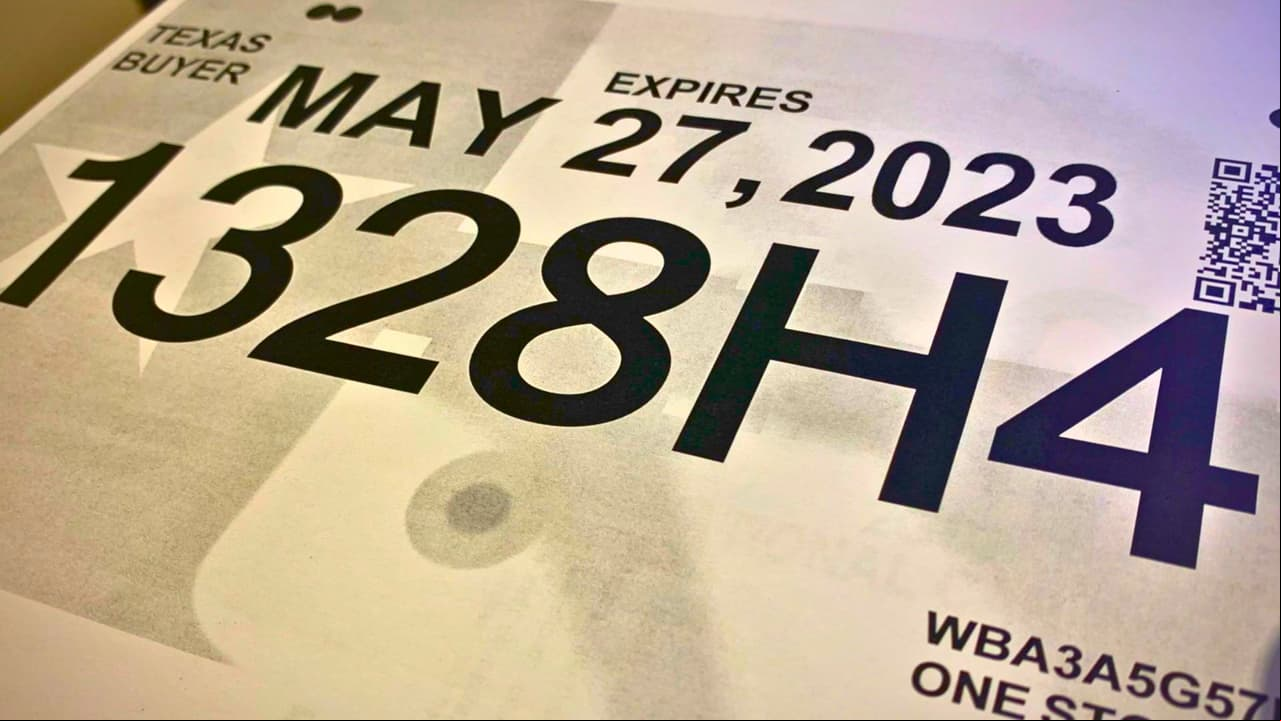 Fin de las placas de papel en Texas: ¿cuándo cambian las reglas y qué deben hacer los conductores?