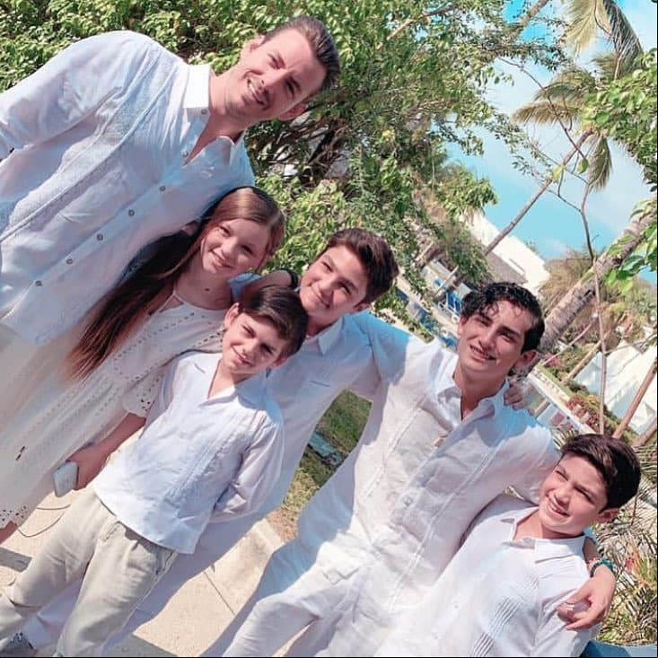 Juan Diego Covarrubias, quien se integró en diciembre a la novela, también fue parte del final. ¿Será que habrá boda con el personaje de Laura Vignatti?