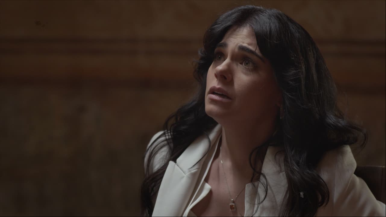 En el final de "Mujer de Nadie", 'Lucía' le suplica a 'Rafael' que la deje libre o, de lo contrario, mejor acabe con su vida.